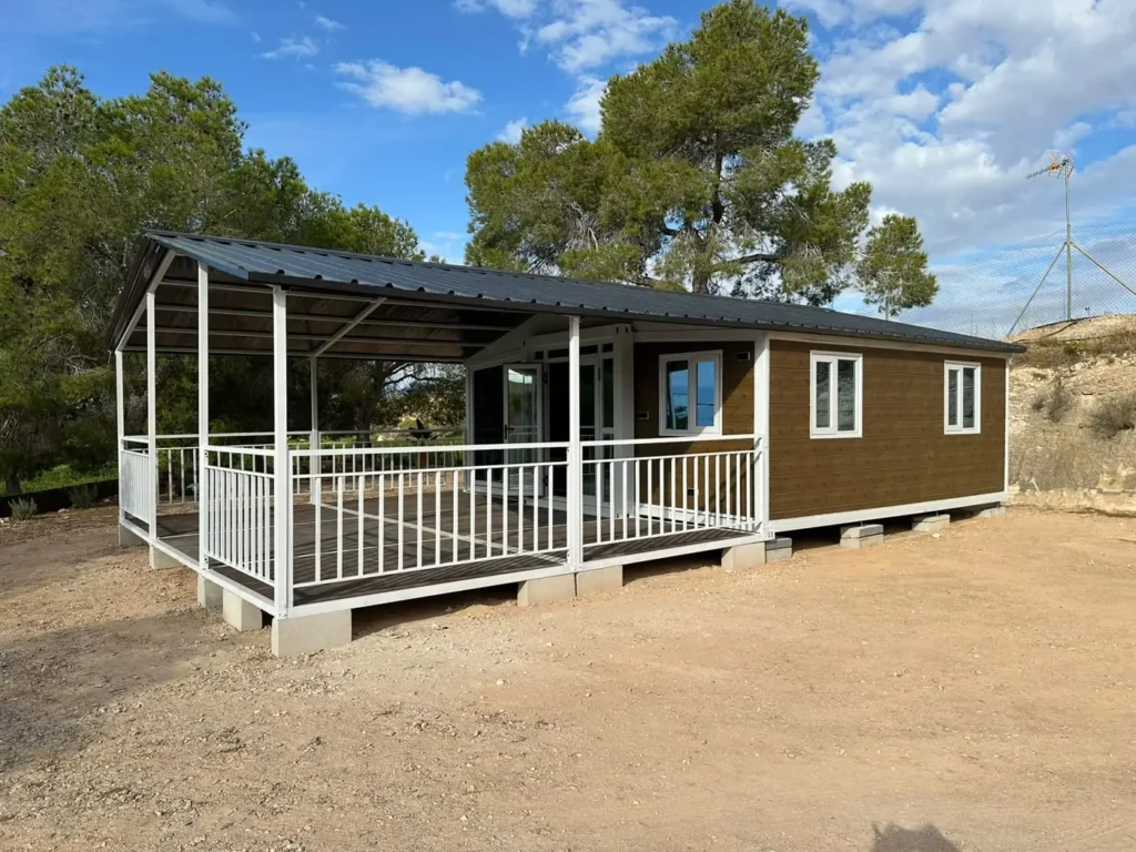 Casa expandible de 54 m² instalada por CapsulaWorld (foto 1)