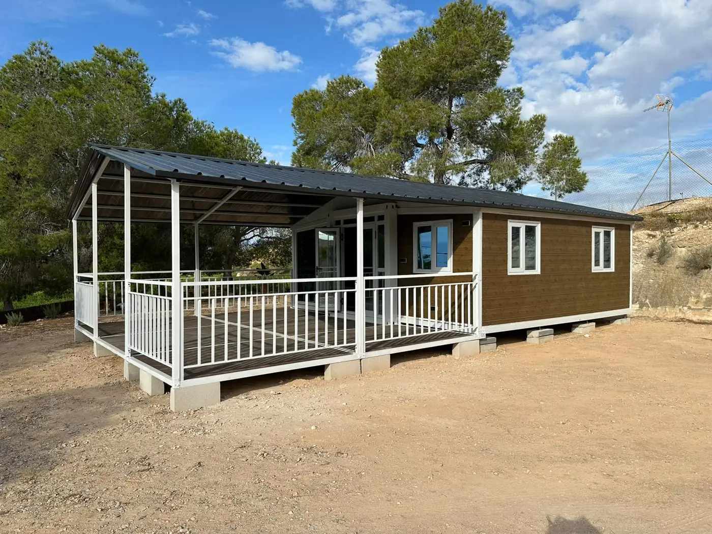 Casa expandible de 54 m² instalada por CapsulaWorld (foto 1)